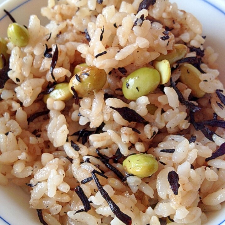 発芽大豆とひじきの炊き込みご飯